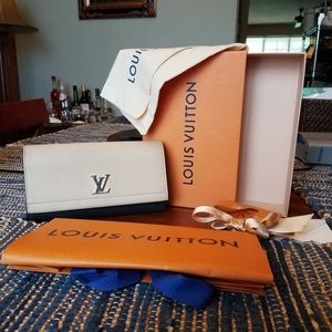 SOLD@! Louis Vuitton Portefeiulle Lock Me 2 Wallet